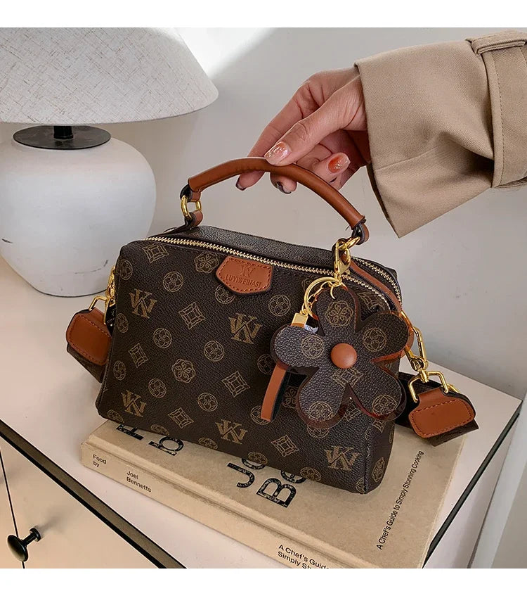 Bolsa tote luxuosa de inspiração parisina para mulheres, elegante bolsa crossbody vintage de couro minimalista com detalhes da moda