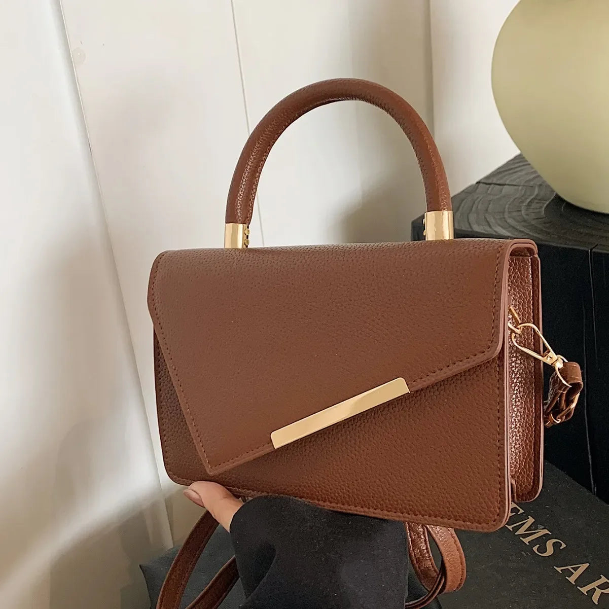 Moda minimalista pequeno quadrado saco venda quente da temporada na moda retro bolsa feminina versátil ombro crossbody saco sof