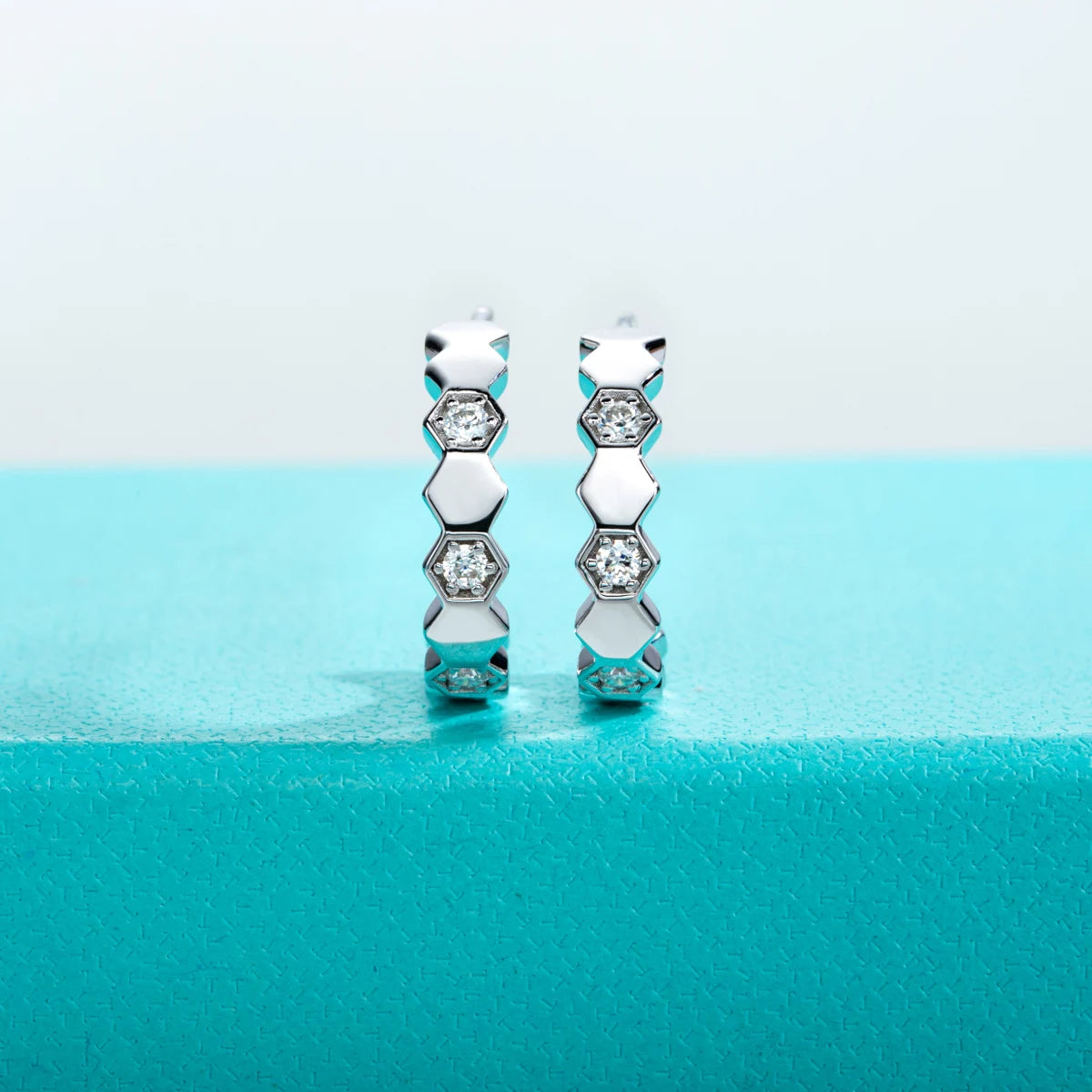 AnuJewel Honeycomb Hoop Brincos para Mulheres, 925 Sterling Silver, D Color, VVS1 Criado Diamond, Huggie, Jóias